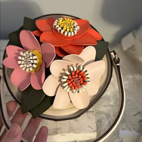 Kate spade wicker flower bouquet bag - Picture 3 of 13